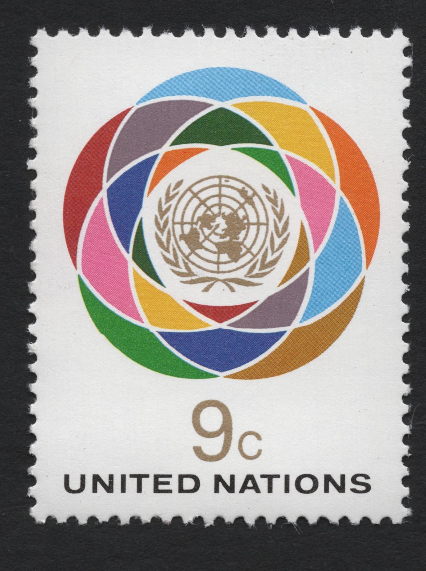 SCG6522 - United Nations 9¢ Multicolor Emblem (1969)