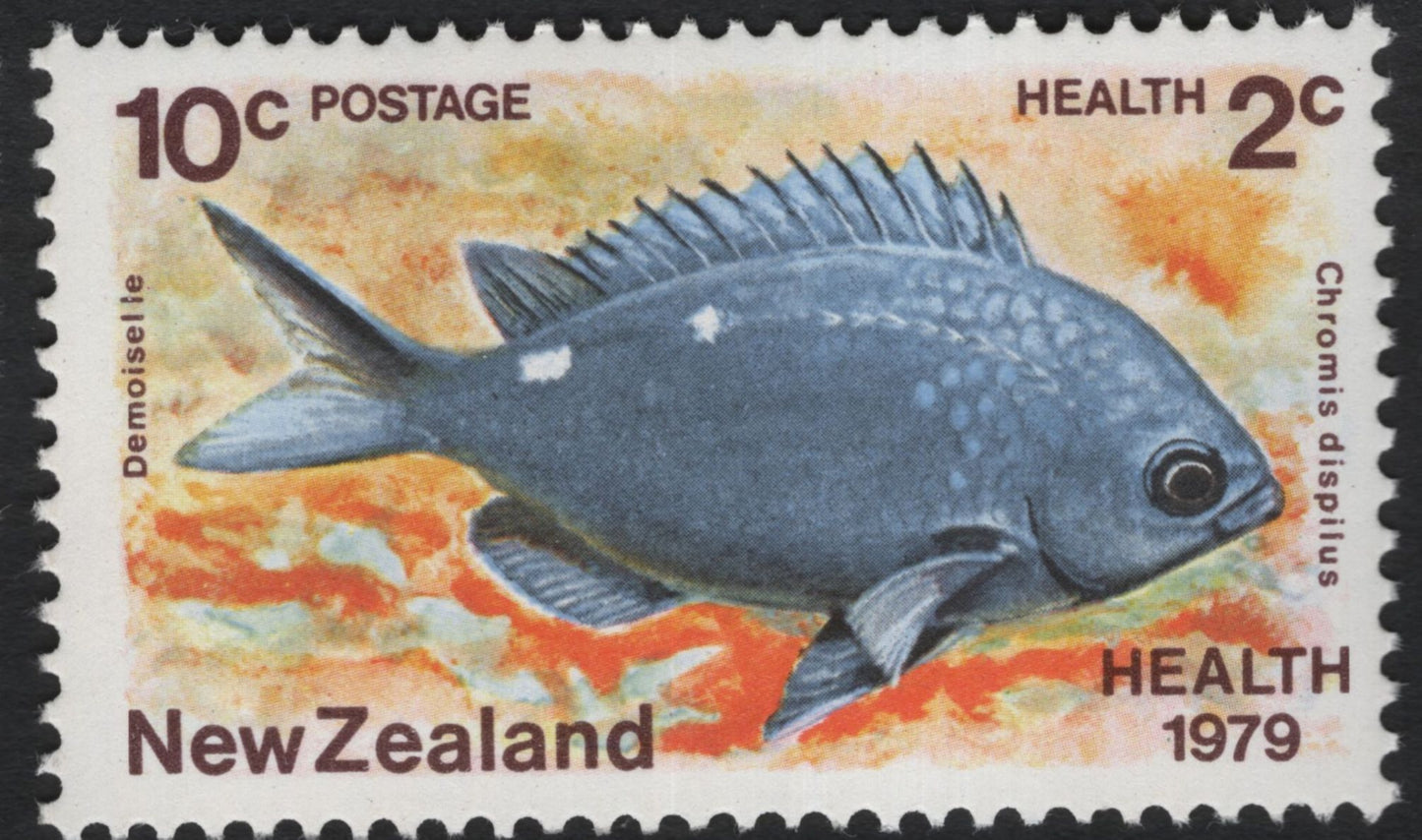 SCG10969 - New Zealand 1979 Marine Life Health Stamps – Sea Urchin & Damsel Fish Pair (10c + 2c)