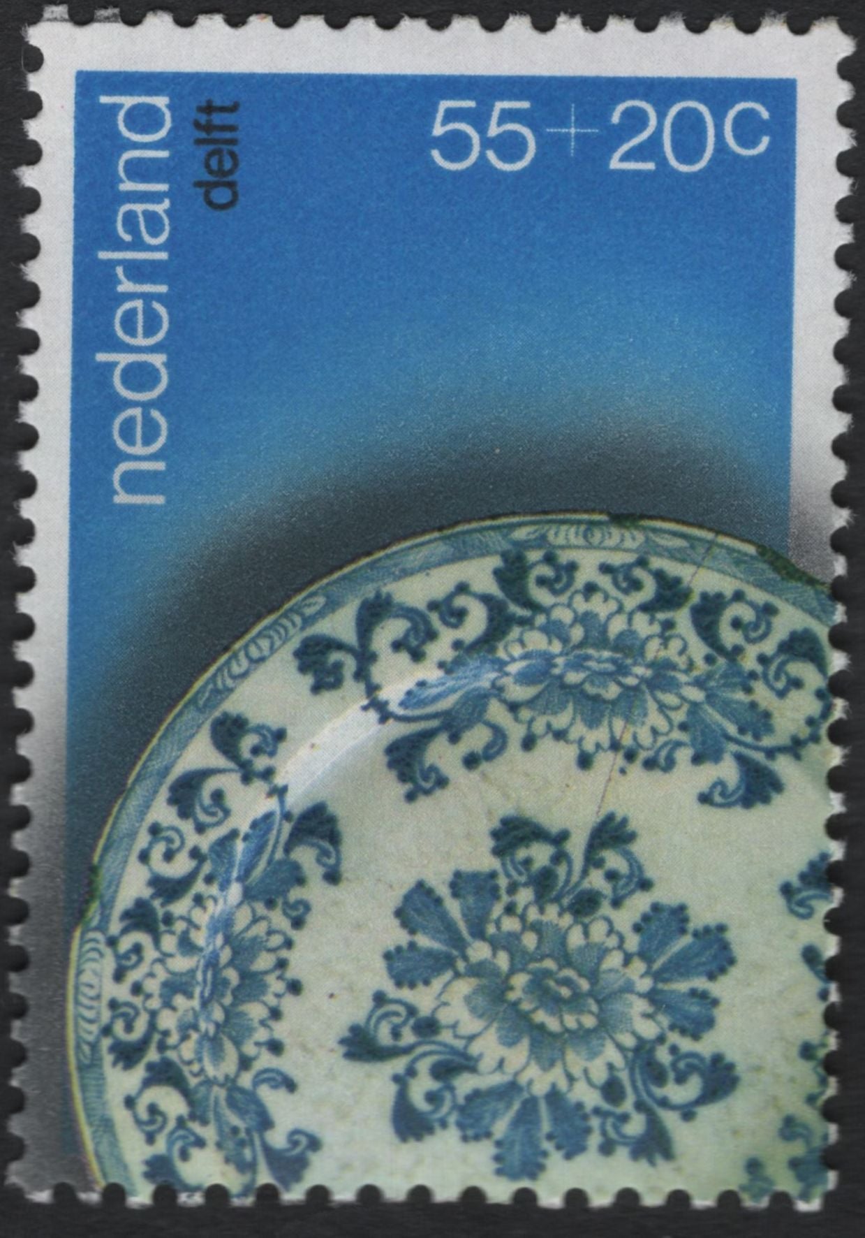 SCG11000 - Netherlands Semi-Postal Ceramics Pair – Delftware & Makkum Pottery (Charity Surcharge)
