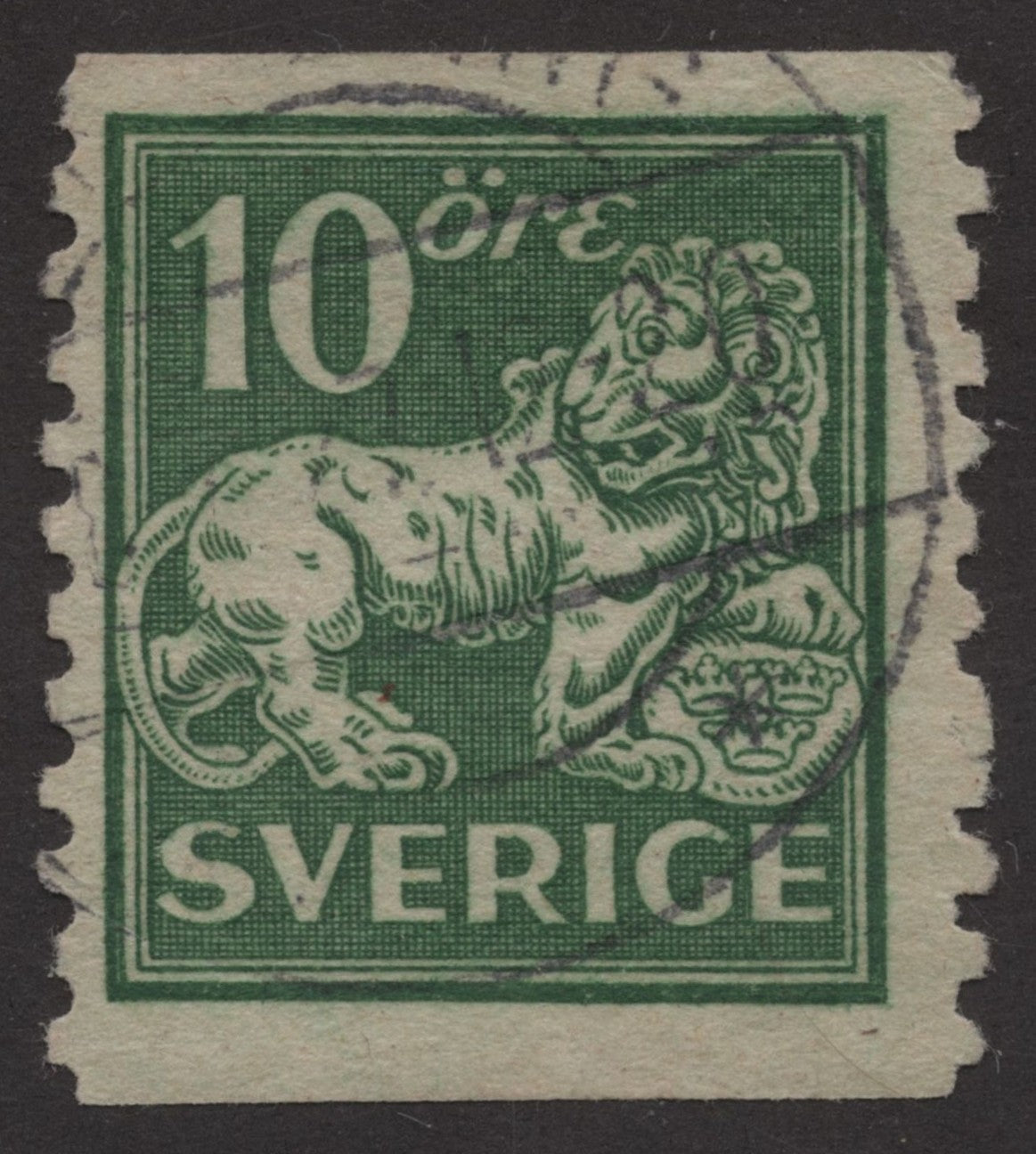 SCG229 Used Sweden 10 Öre Stamp – Engraved Lion Design
