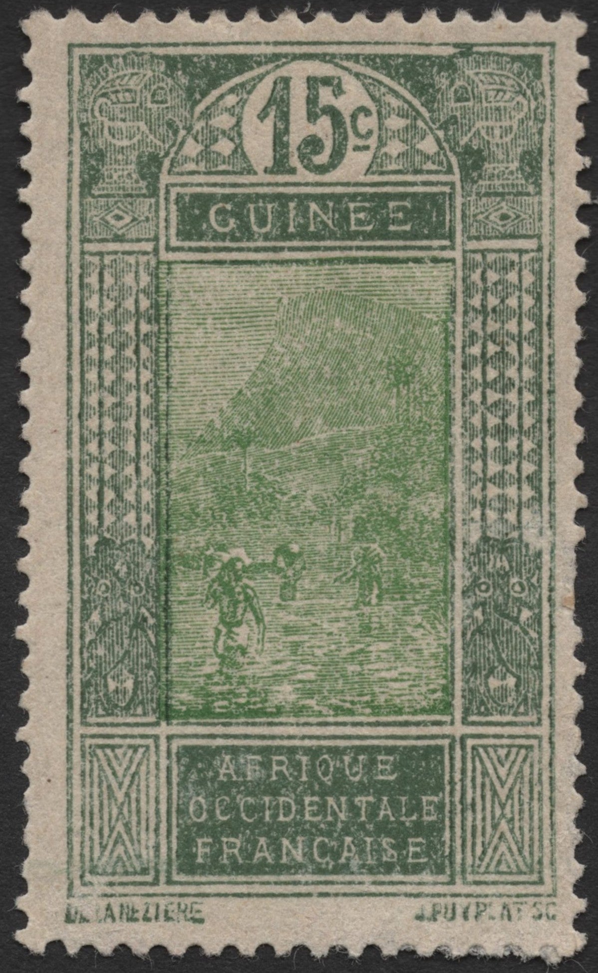 SCG2004 - 1938 French Guinea 15c Green – African Huts & Farmers