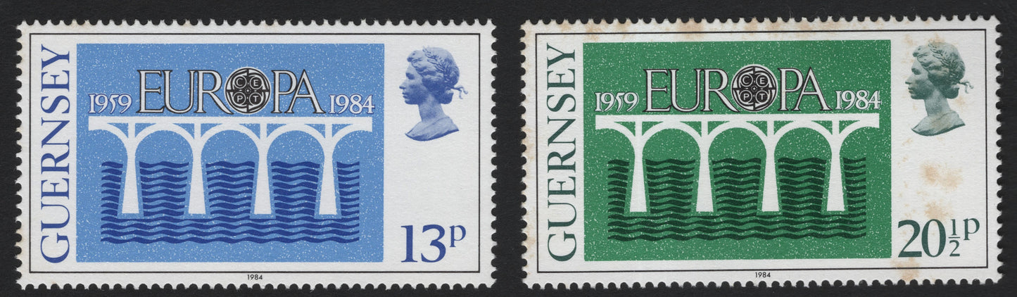 SCG5299 - Guernsey 1984 Europa Stamps – Bridge Design (13p & 20½p)