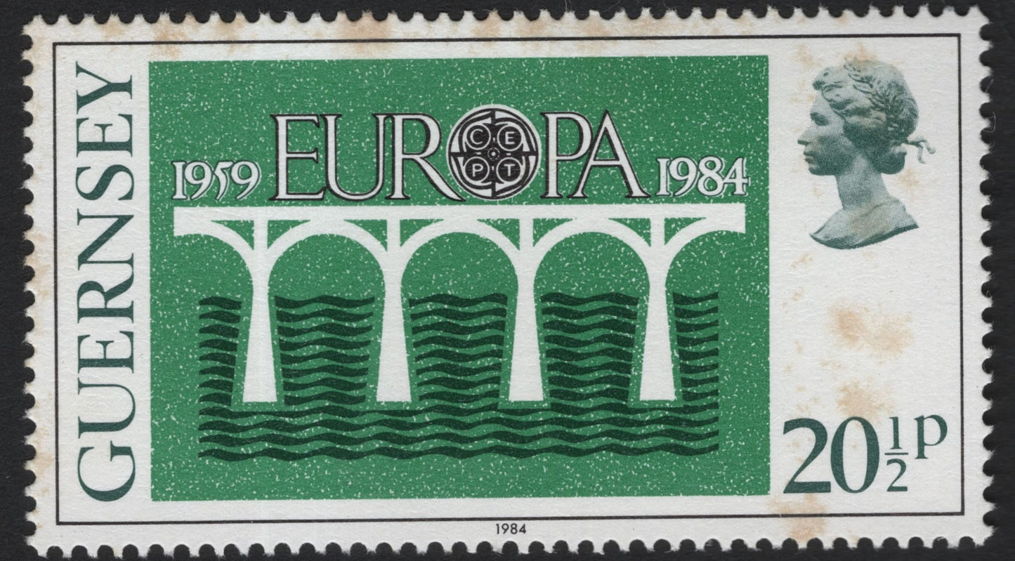 SCG5299 - Guernsey 1984 Europa Stamps – Bridge Design (13p & 20½p)