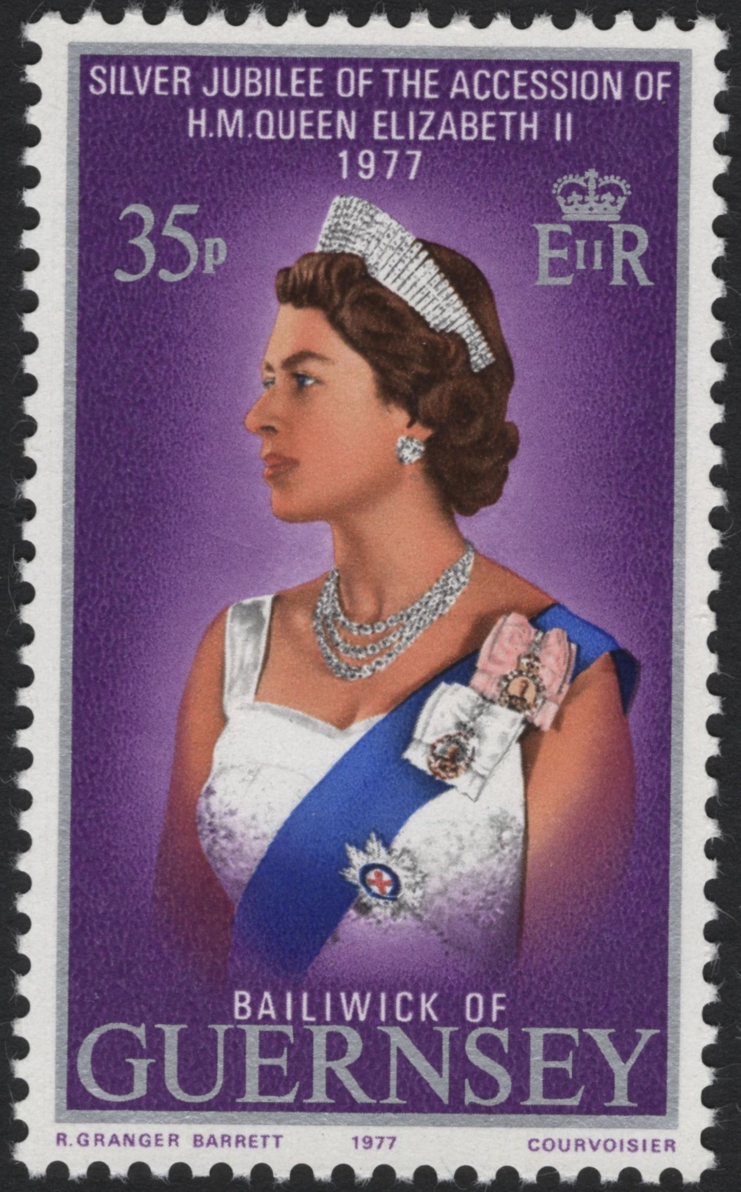 SCG5484 - Guernsey 1977 Silver Jubilee of Queen Elizabeth II – Set of 2