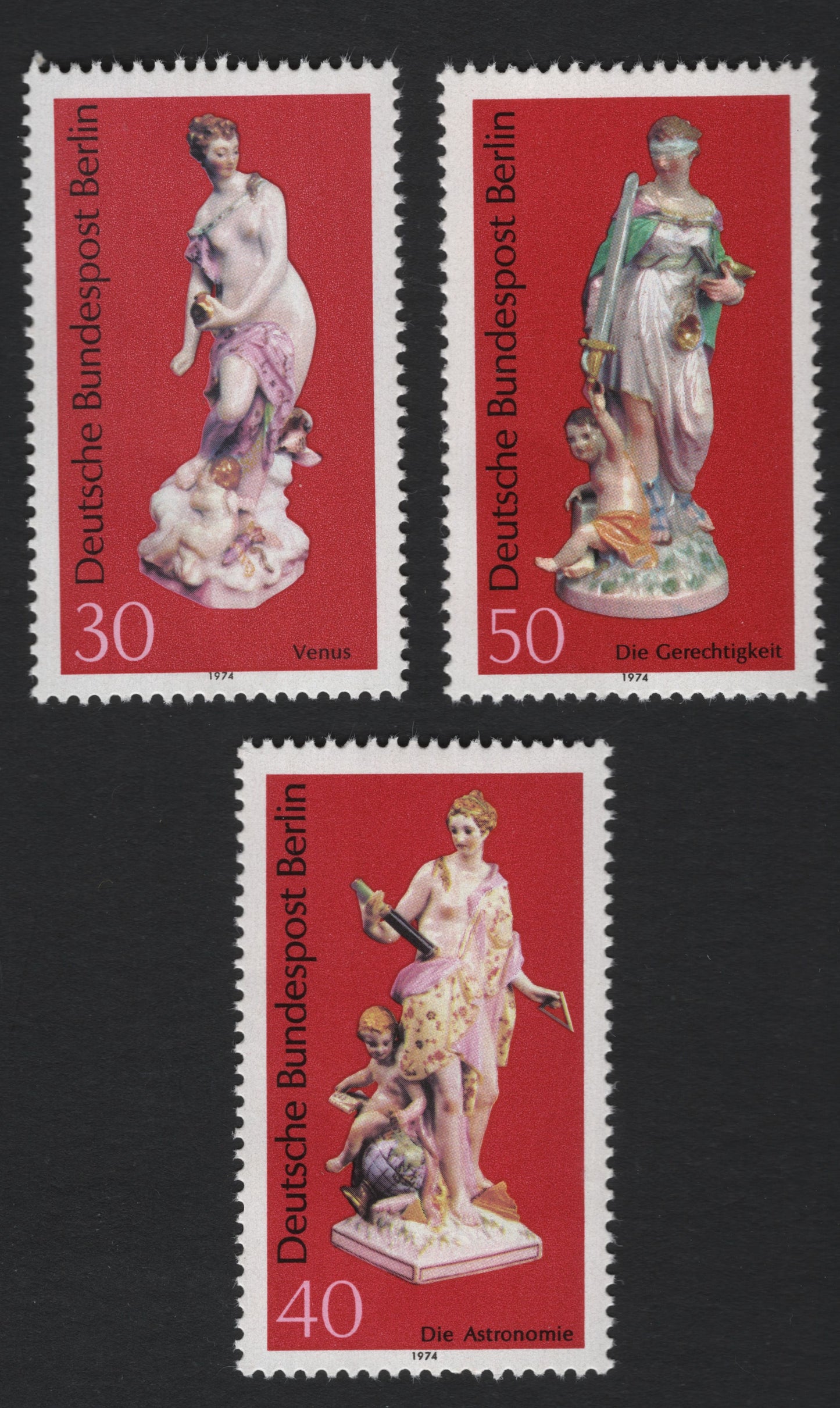 SCG5707 - 1974 Berlin Meissen Porcelain Figures Set