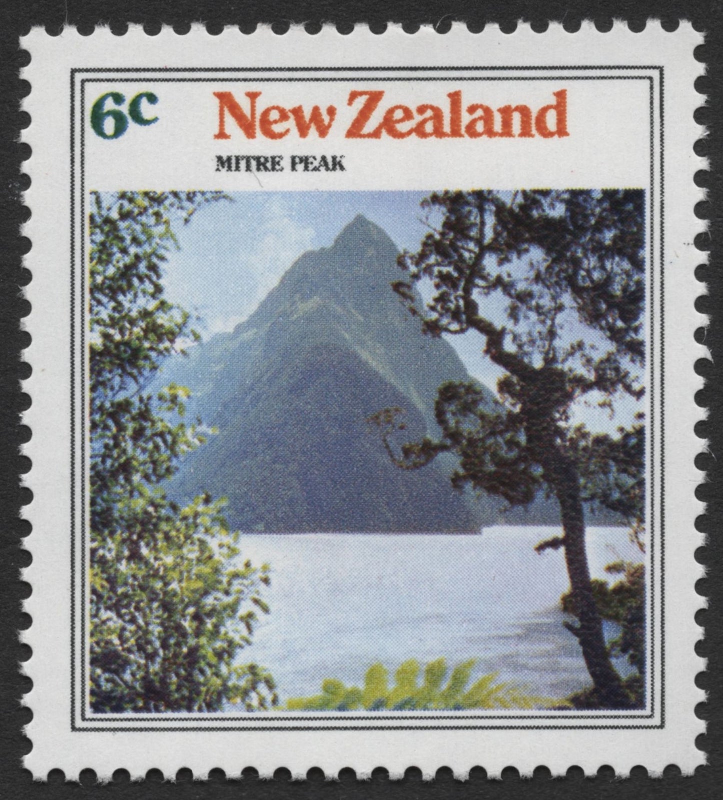 SCG468 - New Zealand Mountain Stamps – Mitre Peak & Mt Ngauruhoe