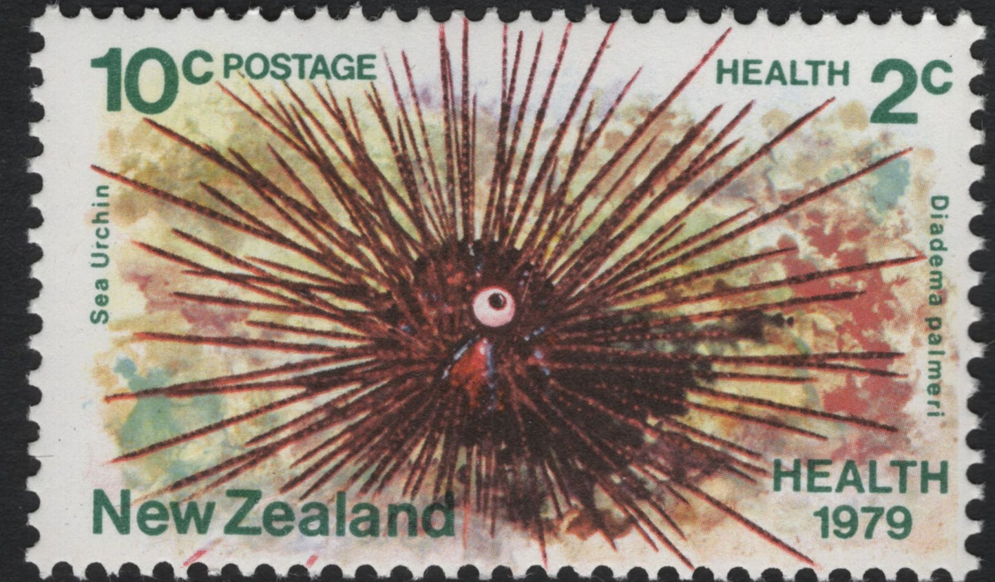 SCG10969 - New Zealand 1979 Marine Life Health Stamps – Sea Urchin & Damsel Fish Pair (10c + 2c)