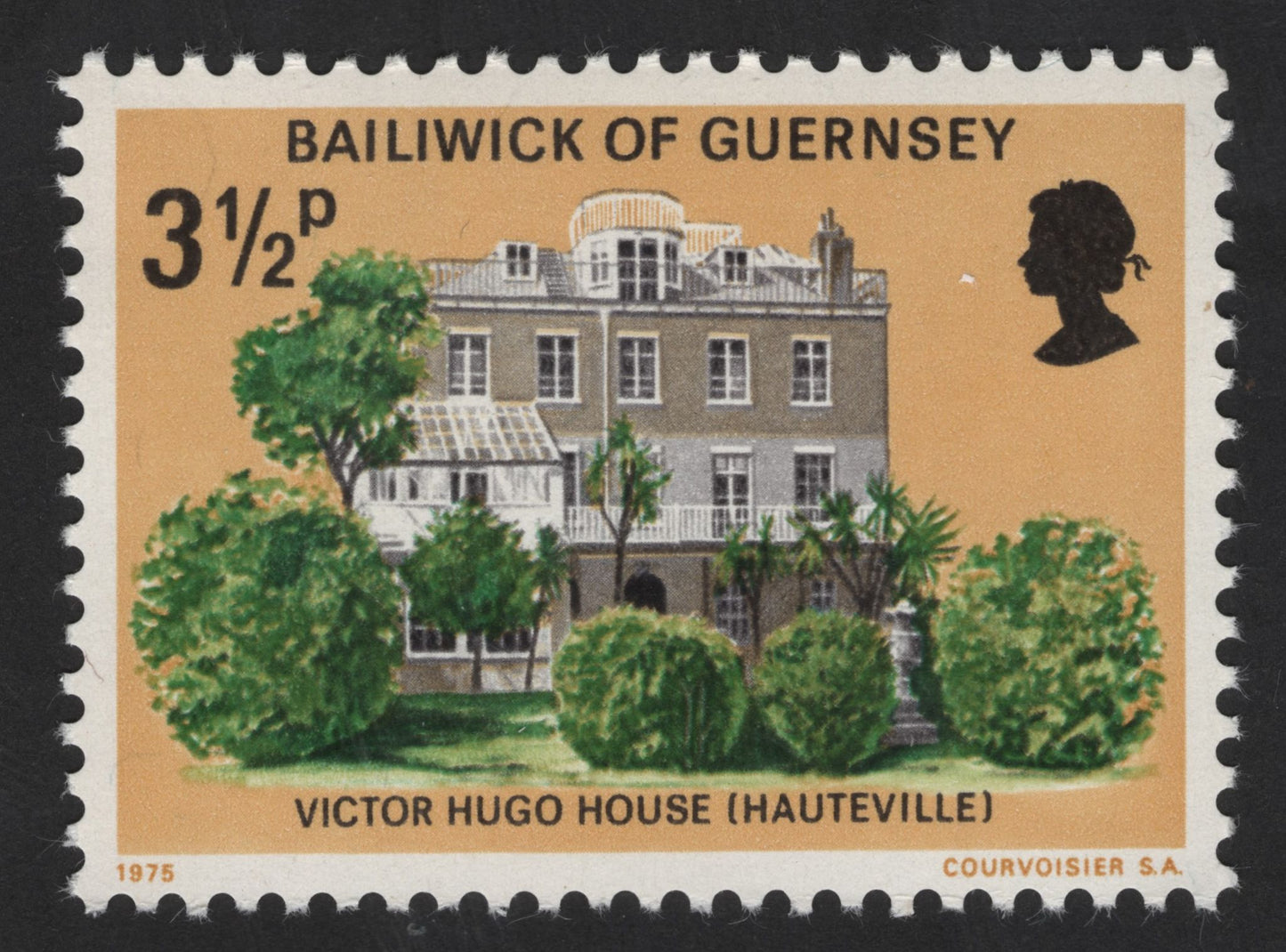 SCG13419 - Victor Hugo House (Hauteville), Guernsey – 3½p Commemorative Stamp, 1975